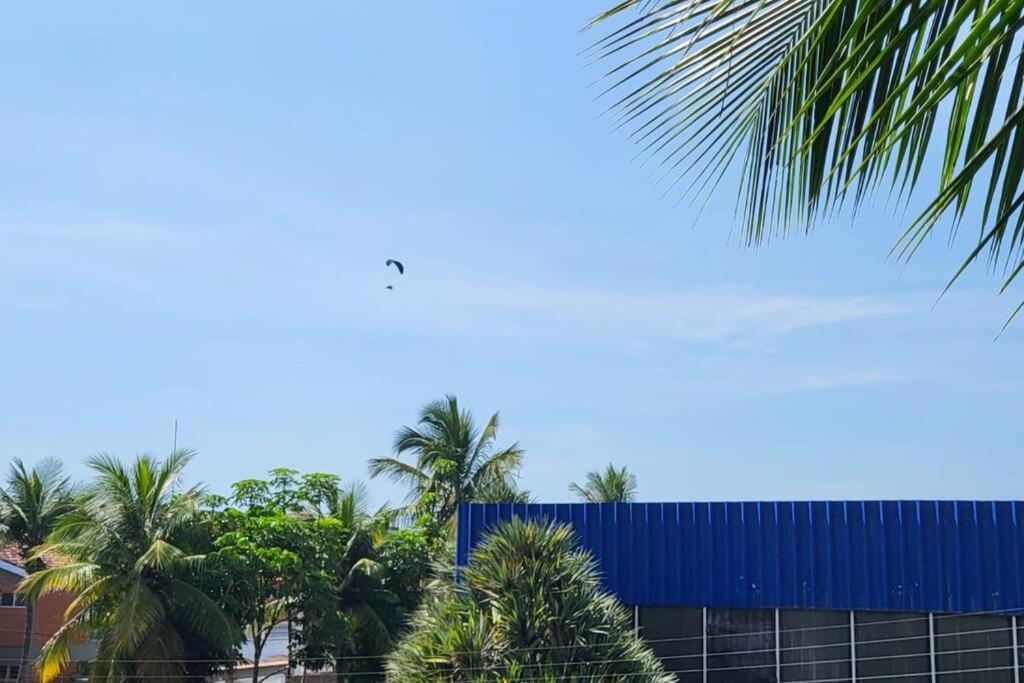 Apto Completo A 1 Quadra Da Praia Da Enseada. 瓜鲁雅 外观 照片